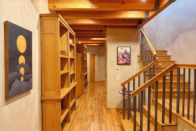 2160 Paseo Iglesias NE, Santa Fe, NM 87501