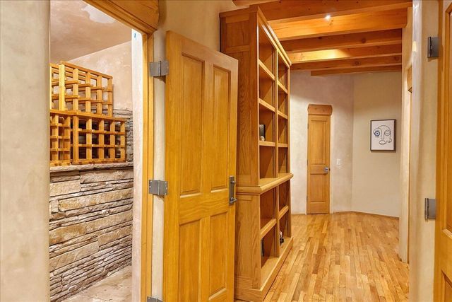 2160 Paseo Iglesias NE, Santa Fe, NM 87501