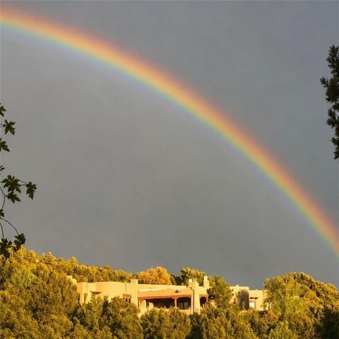 2160 Paseo Iglesias NE, Santa Fe, NM 87501