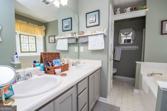 115 Oakview Trace, Fayetteville, GA 30215