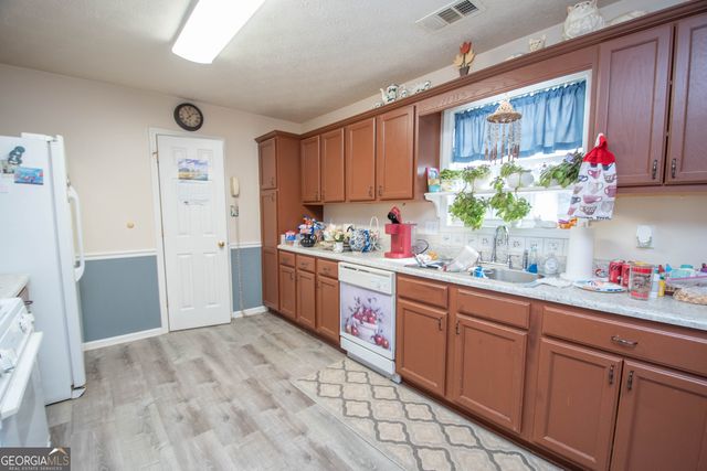 115 Oakview Trace, Fayetteville, GA 30215