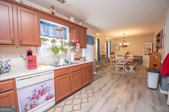 115 Oakview Trace, Fayetteville, GA 30215