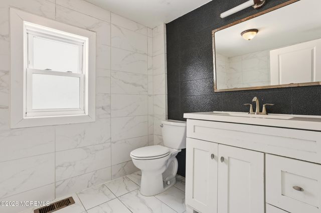 89 Maxim Road, Howell, NJ 07731