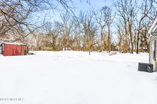 89 Maxim Road, Howell, NJ 07731