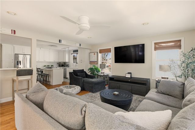 181 Center Avenue, Middletown, RI 02842