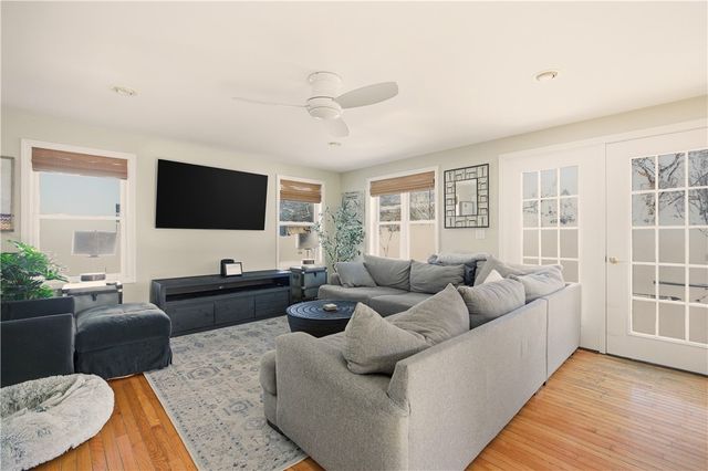 181 Center Avenue, Middletown, RI 02842