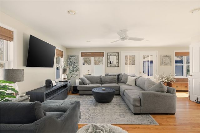 181 Center Avenue, Middletown, RI 02842