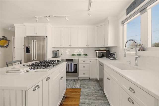 181 Center Avenue, Middletown, RI 02842