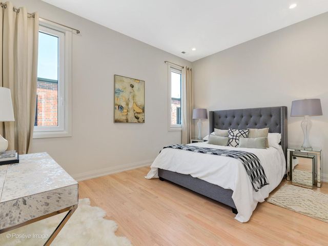 6915 N WESTERN Avenue 1, Chicago, IL 60645