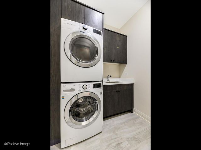 6915 N WESTERN Avenue 1, Chicago, IL 60645
