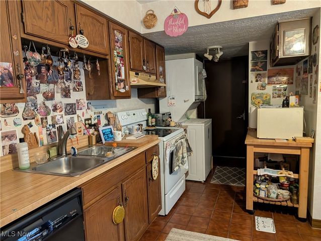 5560 Barton Road 511, North Olmsted, OH 44070