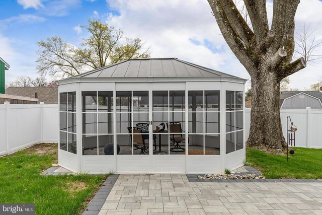 318 E 3RD STREET, Florence, NJ 08518