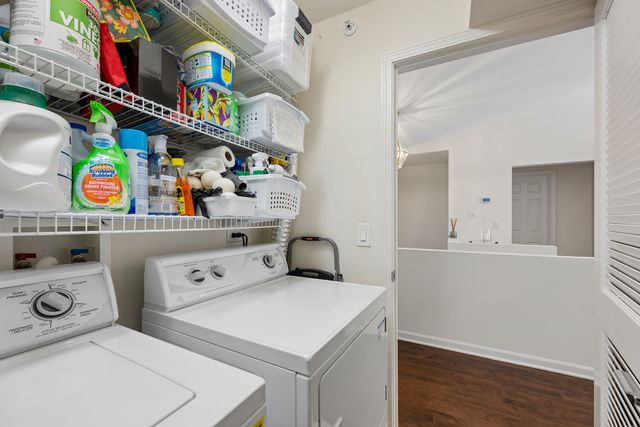 916 Enfield Drive 5-A2, Northbrook, IL 60062