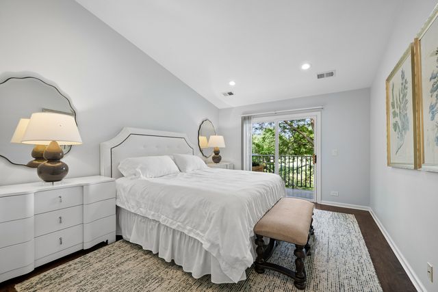 916 Enfield Drive 5-A2, Northbrook, IL 60062