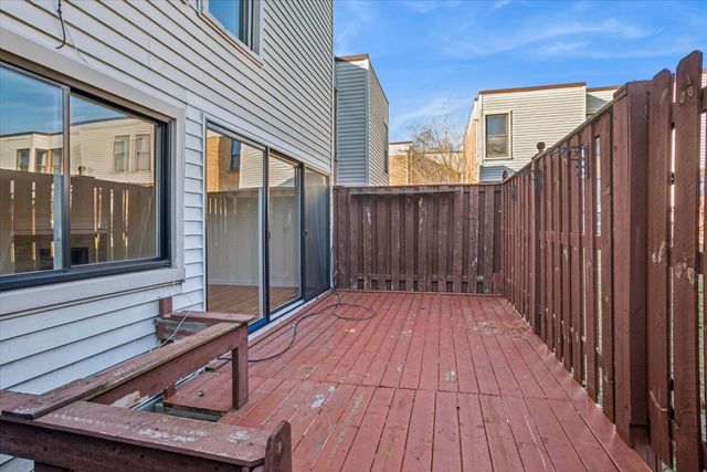 368 Willow Tree Court, Hoffman Estates, IL 60169