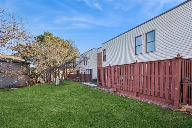 368 Willow Tree Court, Hoffman Estates, IL 60169