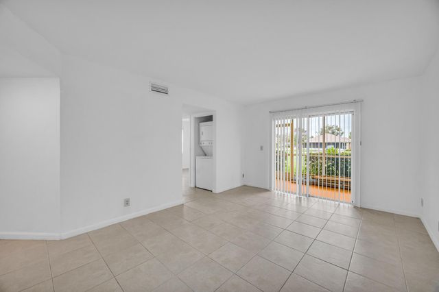 1552 SE Royal Green Cir Apt O103, Port St Lucie, FL 34952