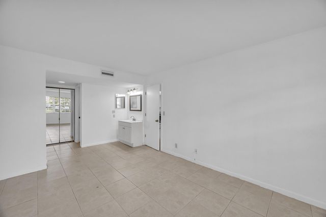 1552 SE Royal Green Cir Apt O103, Port St Lucie, FL 34952