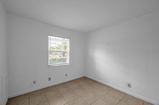 1552 SE Royal Green Cir Apt O103, Port St Lucie, FL 34952