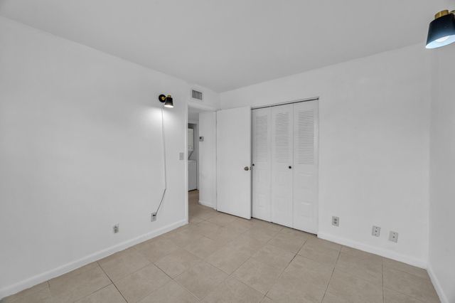 1552 SE Royal Green Cir Apt O103, Port St Lucie, FL 34952