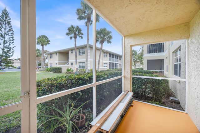 1552 SE Royal Green Cir Apt O103, Port St Lucie, FL 34952