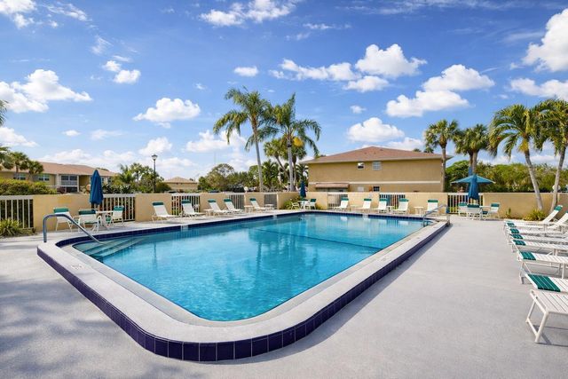 1552 SE Royal Green Cir Apt O103, Port St Lucie, FL 34952