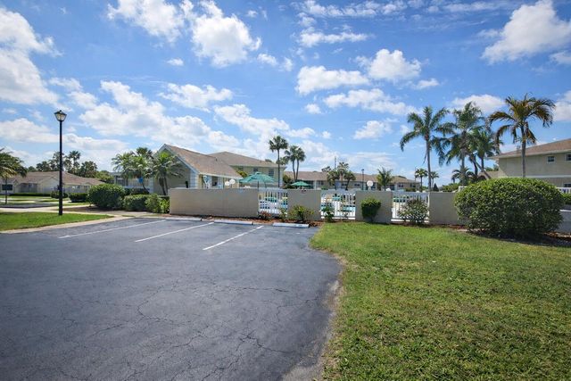1552 SE Royal Green Cir Apt O103, Port St Lucie, FL 34952