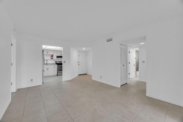 1552 SE Royal Green Cir Apt O103, Port St Lucie, FL 34952