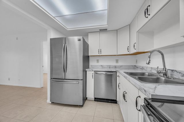 1552 SE Royal Green Cir Apt O103, Port St Lucie, FL 34952