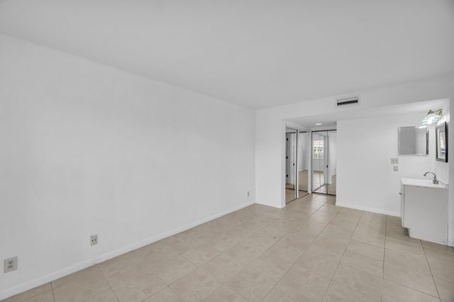 1552 SE Royal Green Cir Apt O103, Port St Lucie, FL 34952