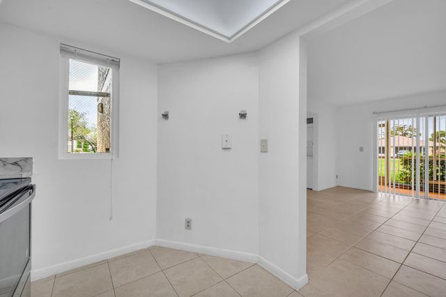 1552 SE Royal Green Cir Apt O103, Port St Lucie, FL 34952