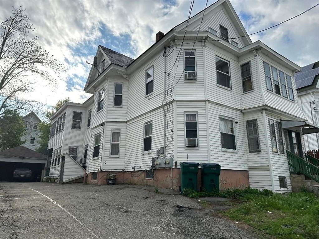 97-99 Gates St, Lowell, MA 01851