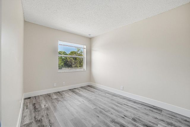 7903 SW 9th Street, North Lauderdale, FL 33068