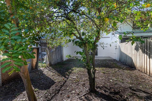 7903 SW 9th Street, North Lauderdale, FL 33068