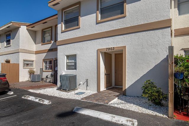 7903 SW 9th Street, North Lauderdale, FL 33068
