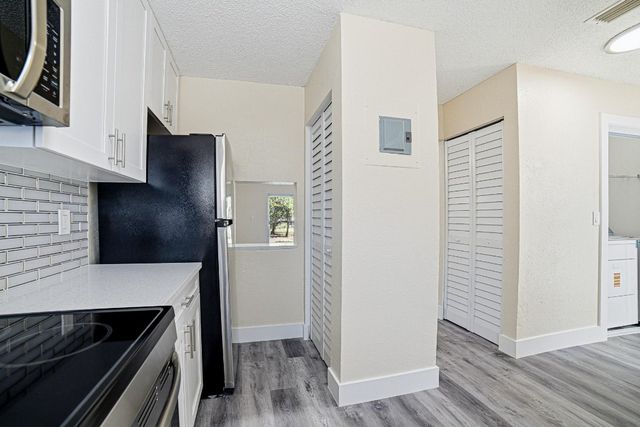 7903 SW 9th Street, North Lauderdale, FL 33068