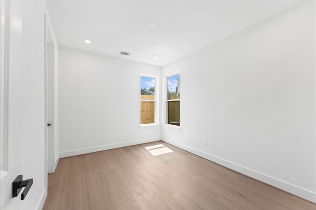 3209 Baer Street B, Houston, TX 77020