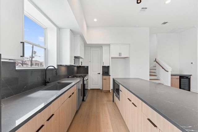 3209 Baer Street B, Houston, TX 77020