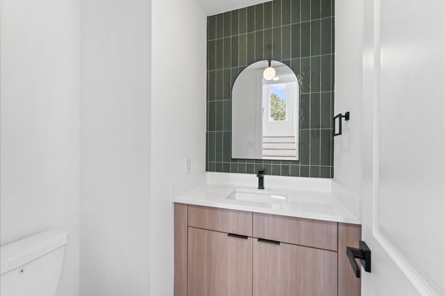 3209 Baer Street B, Houston, TX 77020