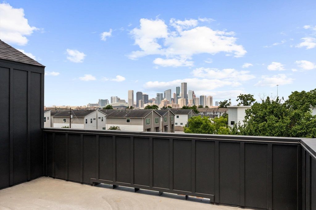 3209 Baer Street B, Houston, TX 77020