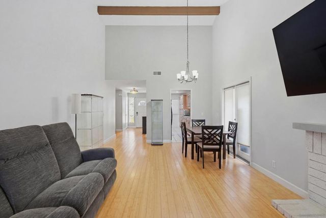 1853 Cathedral Gln, Escondido, CA 92029