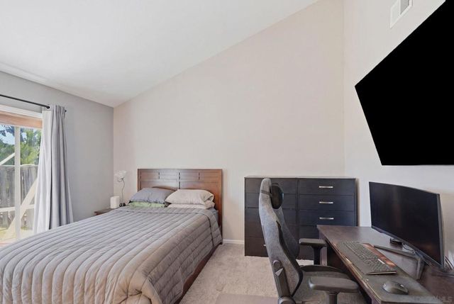 1853 Cathedral Gln, Escondido, CA 92029