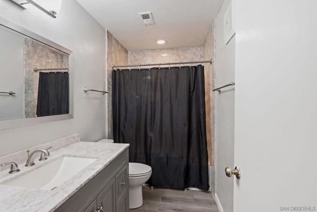 1853 Cathedral Gln, Escondido, CA 92029