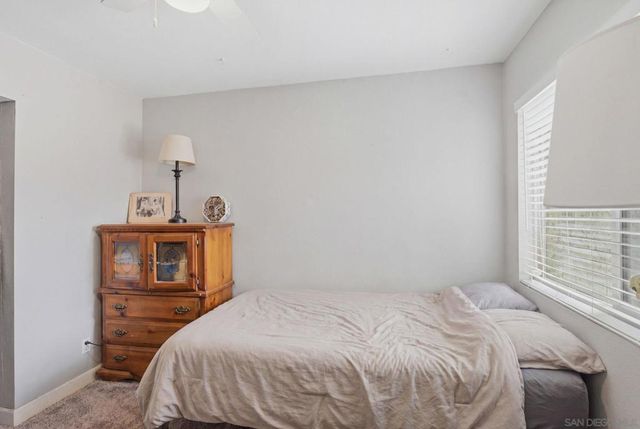 1853 Cathedral Gln, Escondido, CA 92029