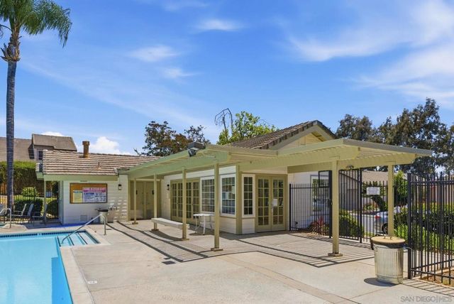 1853 Cathedral Gln, Escondido, CA 92029