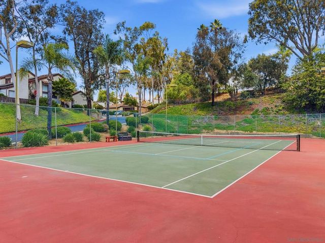 1853 Cathedral Gln, Escondido, CA 92029