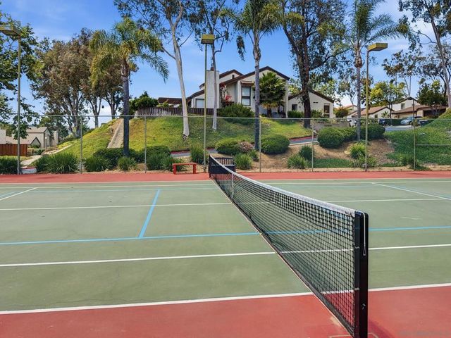1853 Cathedral Gln, Escondido, CA 92029
