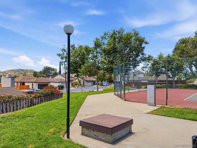 1853 Cathedral Gln, Escondido, CA 92029