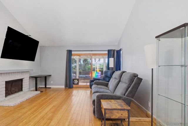 1853 Cathedral Gln, Escondido, CA 92029