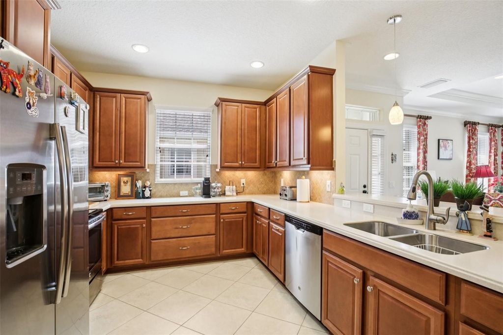 Image 12 of property listing at 293 CAPULET DRIVE, Venice, FL 34292